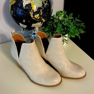 Versatile Bootie